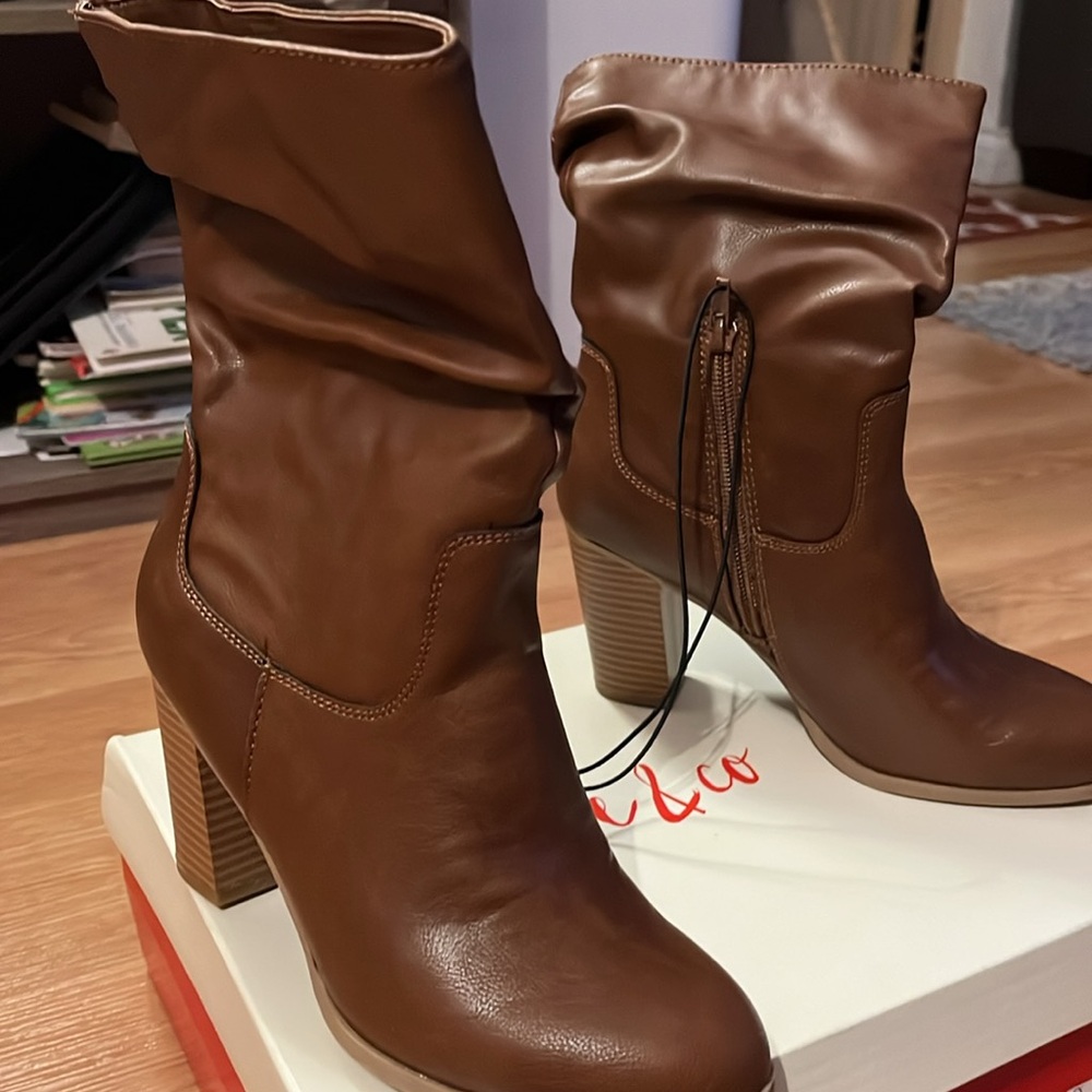 Cognac short boots